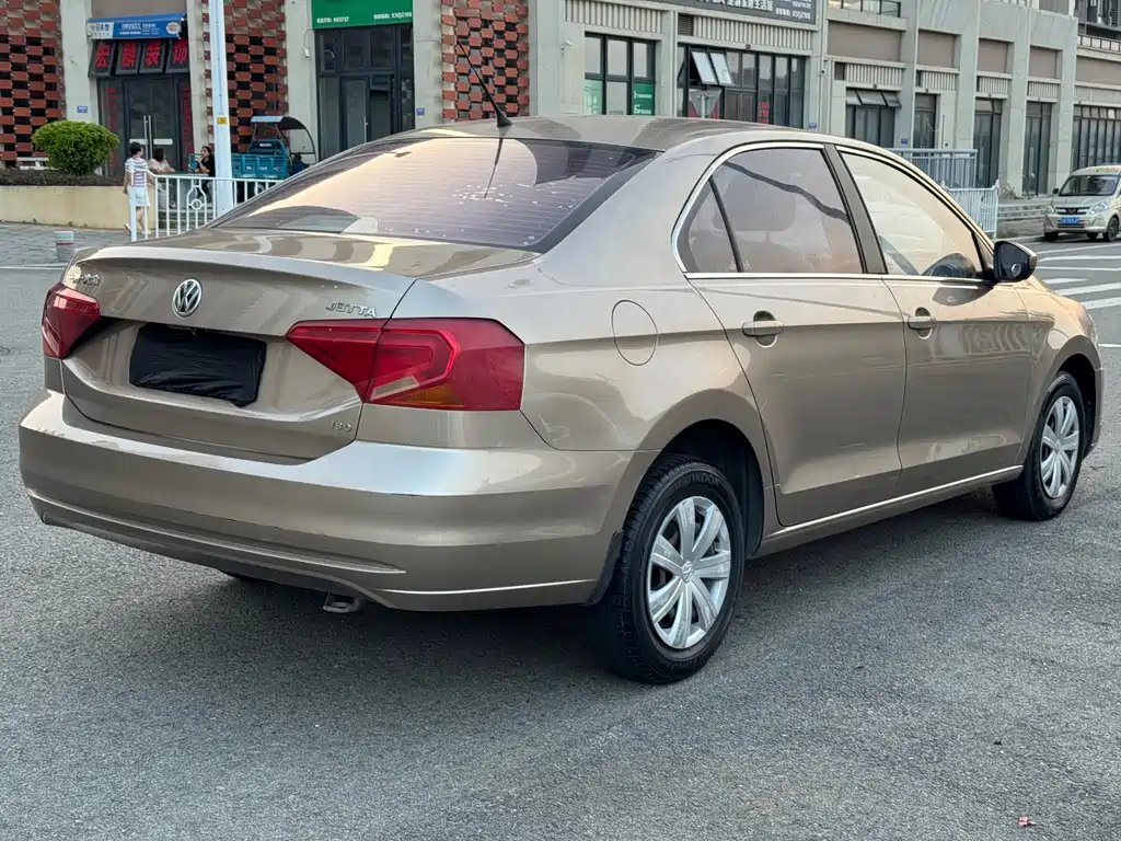 Volkswagen Jetta — миниатюра 9