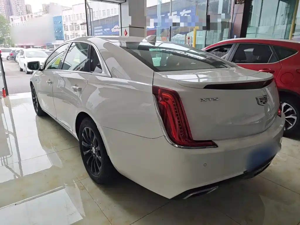 Cadillac XTS — миниатюра 5