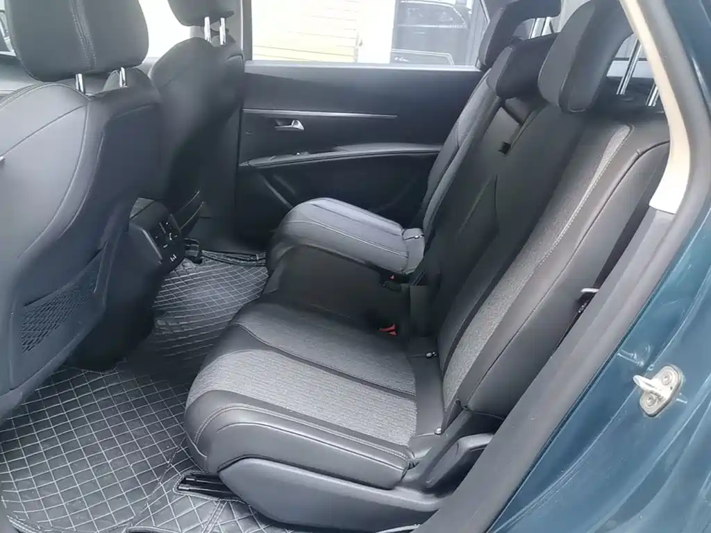 Peugeot 5008 — миниатюра 17
