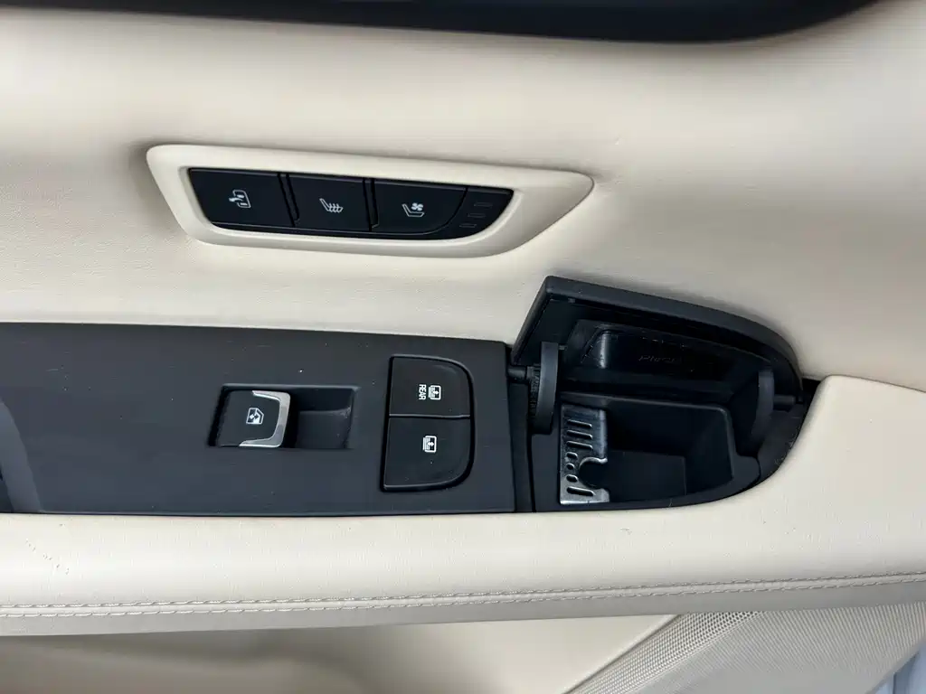 Cadillac CT6 — миниатюра 22