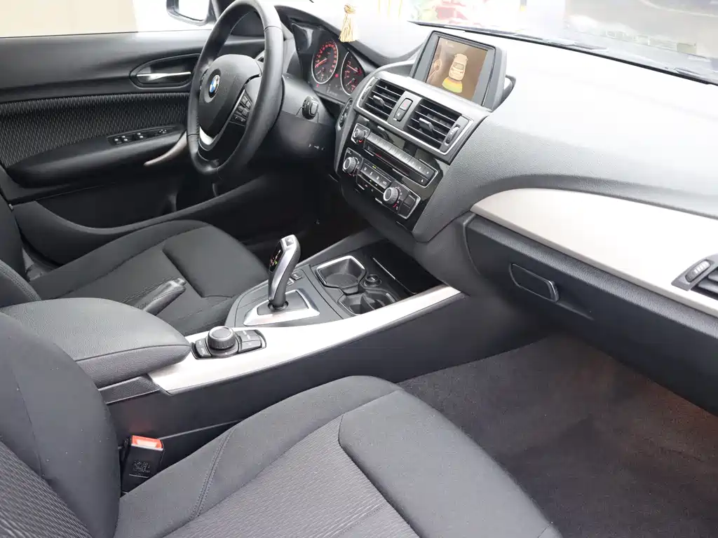 BMW 1 Series (Import) — миниатюра 9