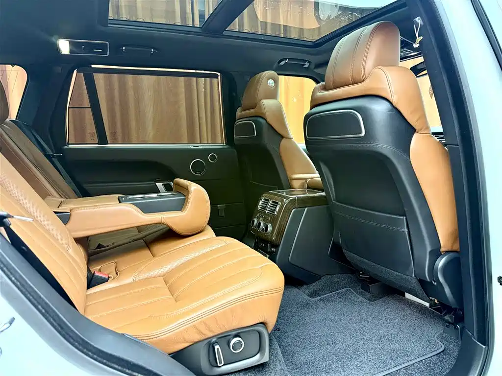 Land Rover Range Rover — миниатюра 8
