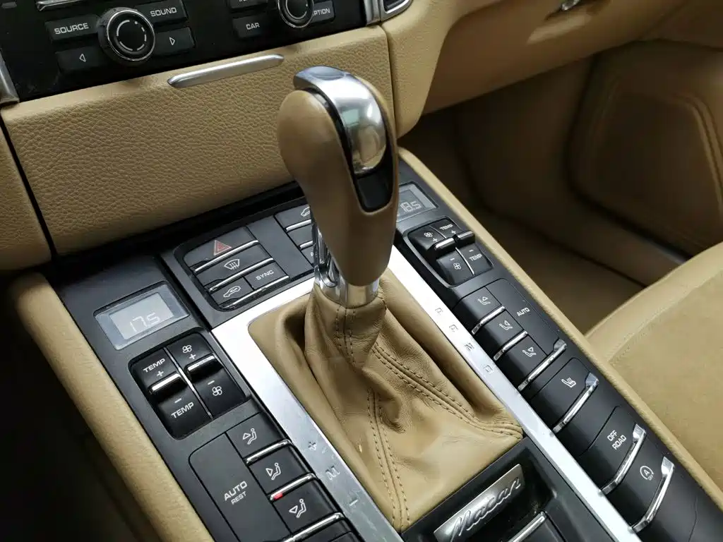 Porsche Macan — миниатюра 13