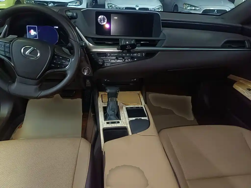 Lexus ES — миниатюра 10
