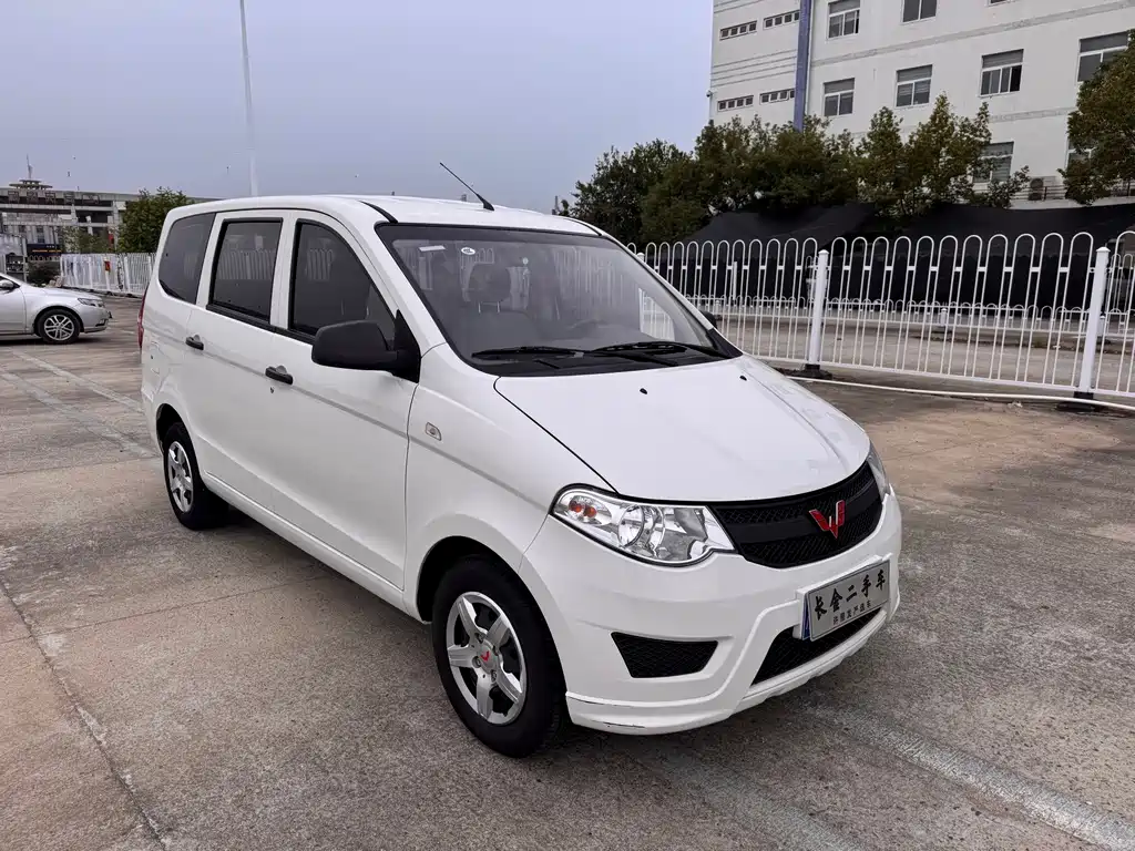 Wuling Hongguang — миниатюра 3