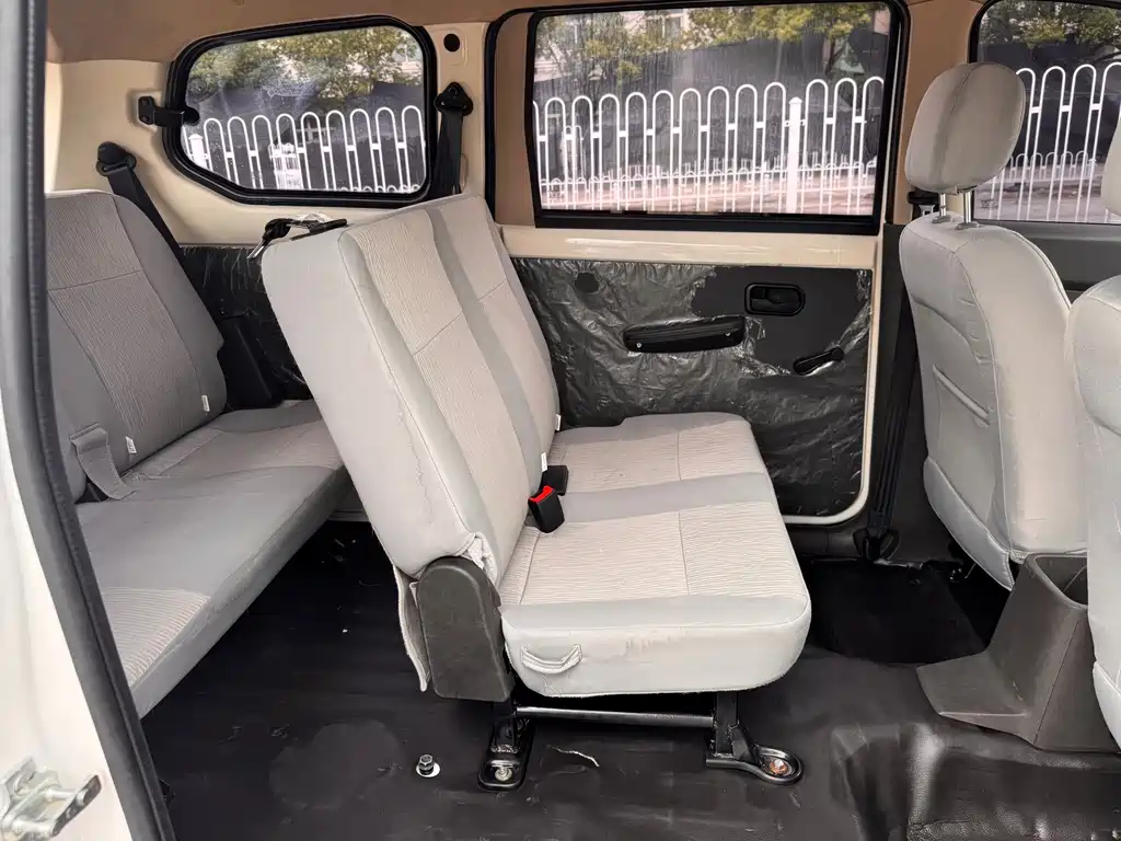 Wuling Hongguang — миниатюра 12