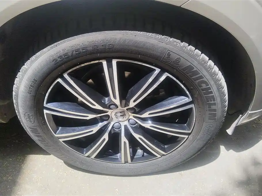 Volvo XC60 2019 T5 Luxury V