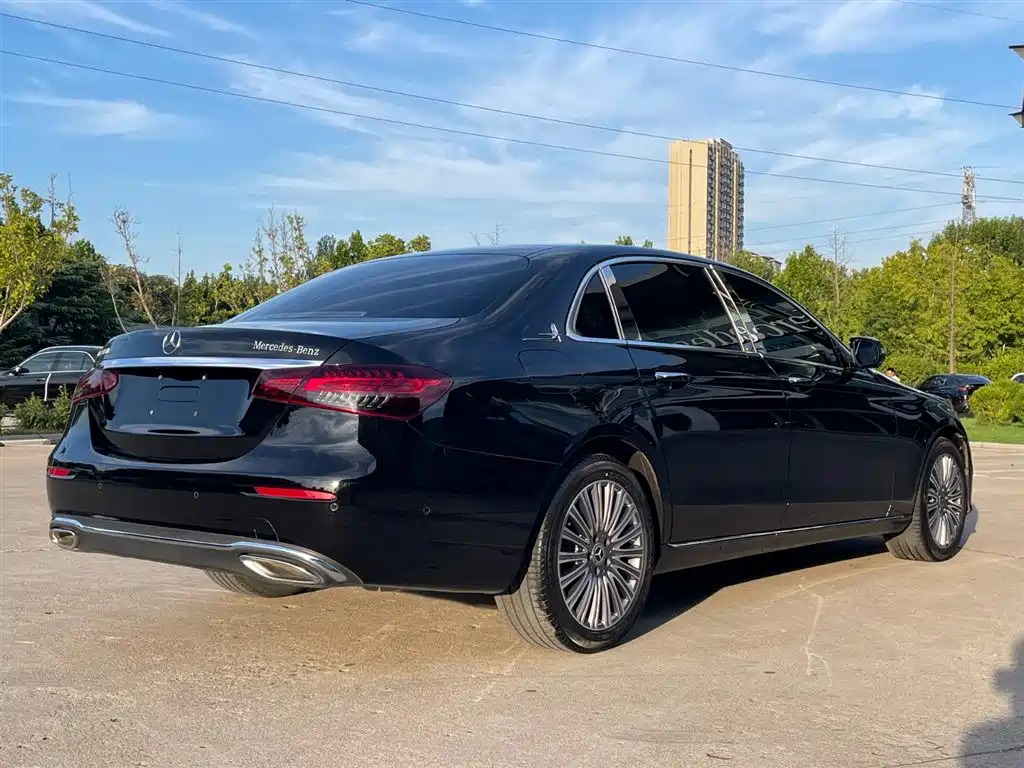 Mercedes-Benz E-Class — миниатюра 4