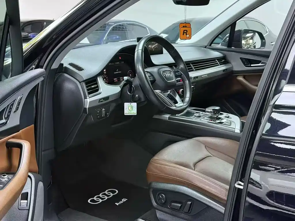 Audi Q7 — миниатюра 5