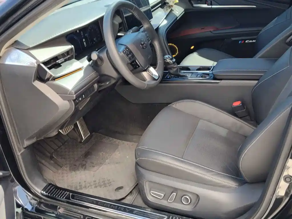 Toyota Camry — миниатюра 3