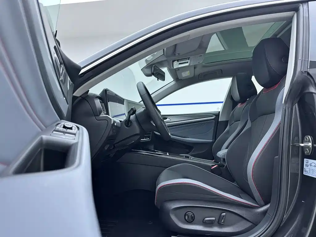 Volkswagen Lamando — миниатюра 7