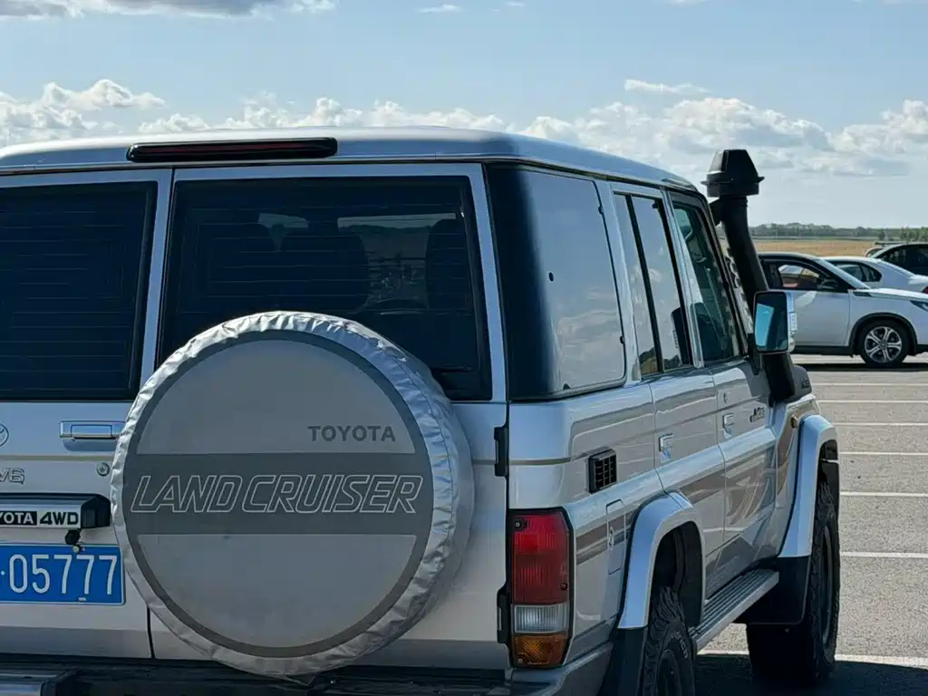 Toyota Land Cruiser — миниатюра 4