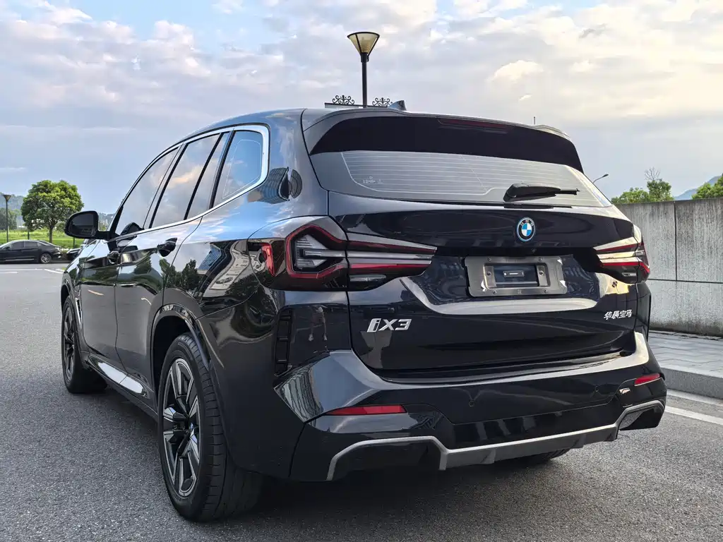 BMW iX3 — миниатюра 16