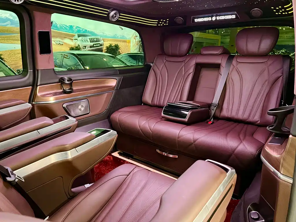 Mercedes-Benz V-Class — миниатюра 13