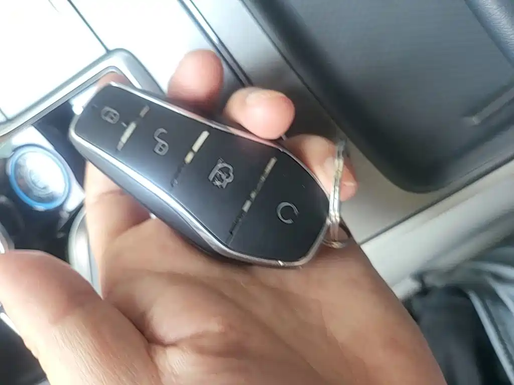 BYD Tang New Energy — миниатюра 9