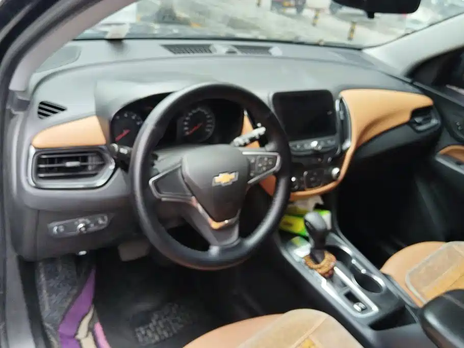 Chevrolet Equinox — миниатюра 12