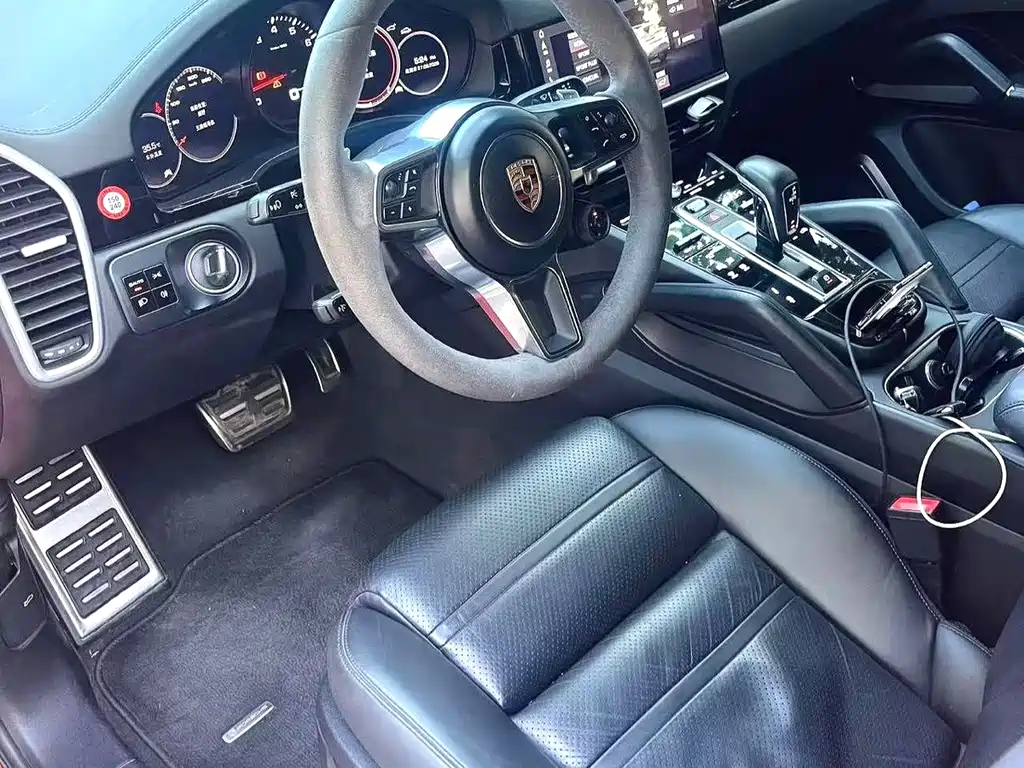 Porsche Cayenne — миниатюра 4
