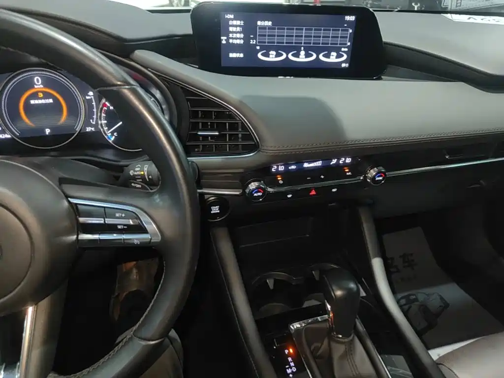 Mazda 3 Axela — миниатюра 13