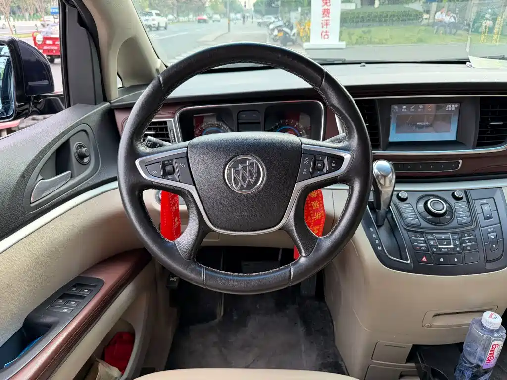 Buick GL8 — миниатюра 13