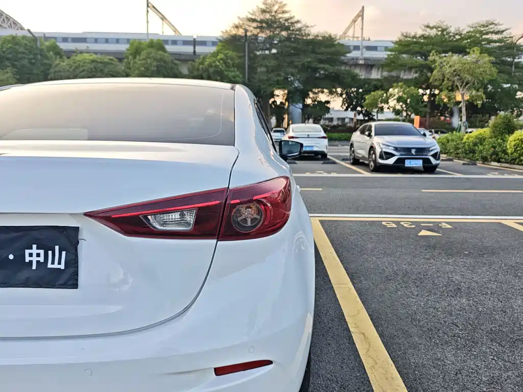 Mazda 3 Axela — миниатюра 28