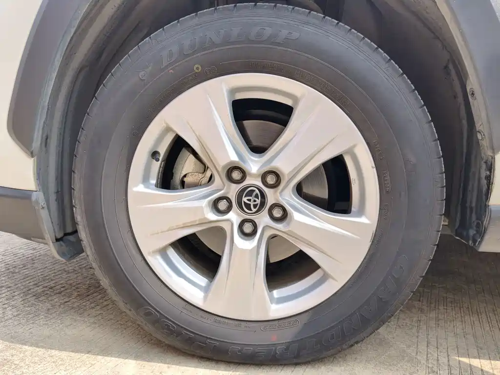 Toyota RAV4 — миниатюра 19