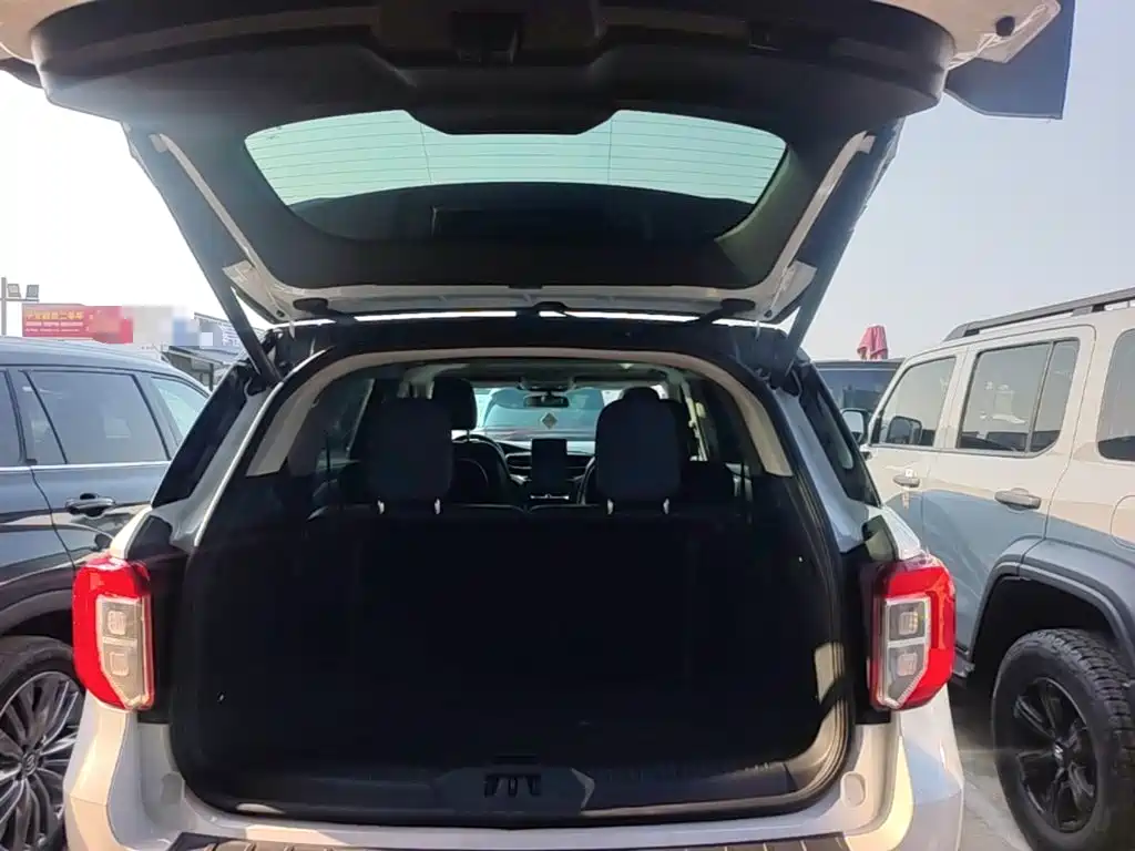 Ford Explorer — миниатюра 19
