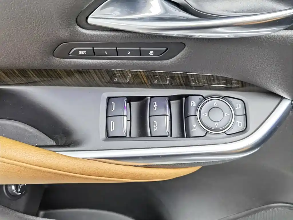 Cadillac XT4 — миниатюра 9