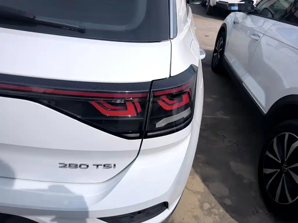 Volkswagen T-Roc — миниатюра 8