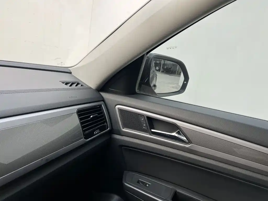 Volkswagen Teramont — миниатюра 5