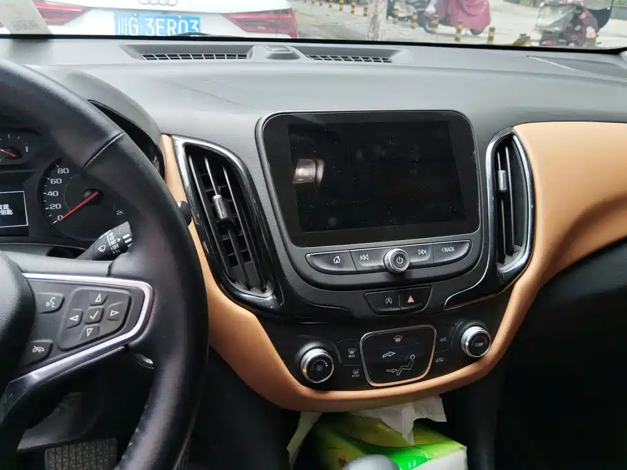 Chevrolet Equinox — миниатюра 13