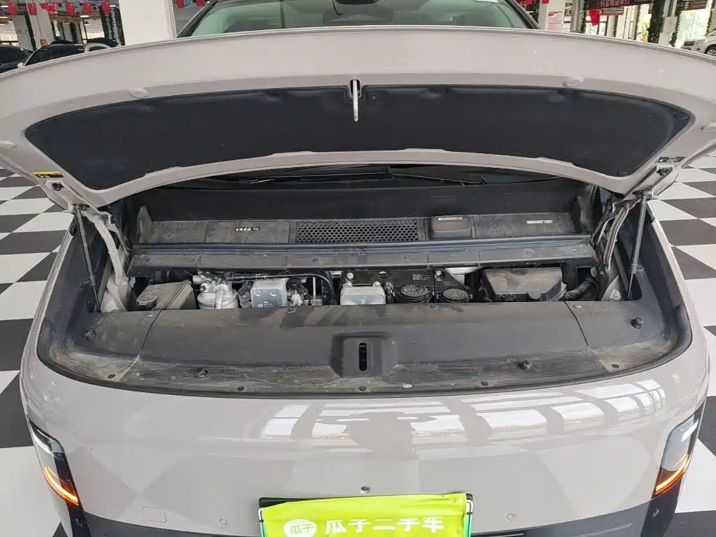 Li Auto Li MEGA — миниатюра 20