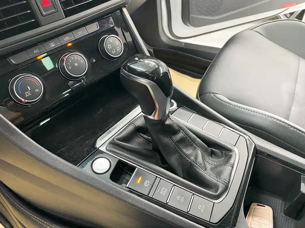 Volkswagen Sagitar — миниатюра 13
