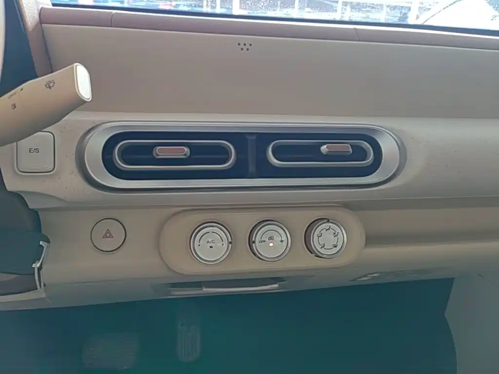 Wuling MINIEV — миниатюра 13