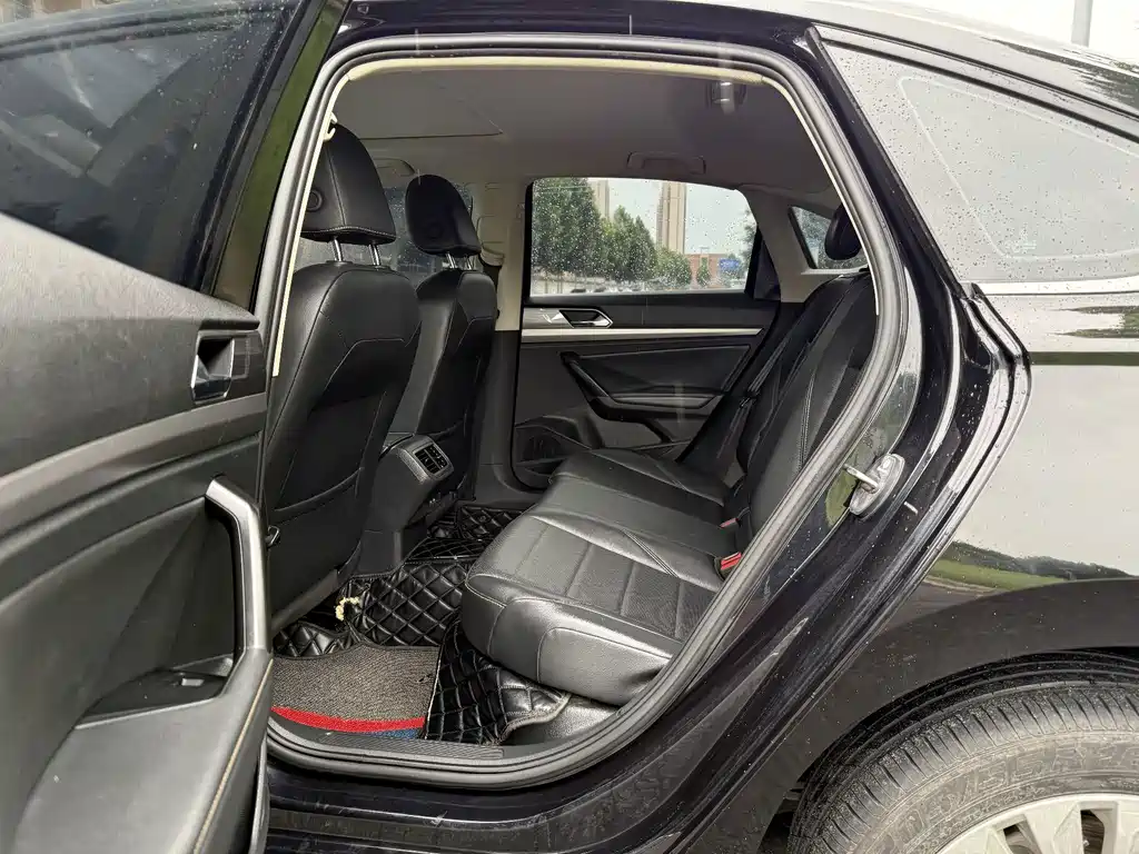 Volkswagen Lavida — миниатюра 9