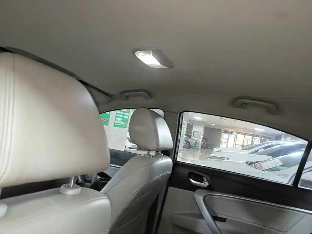 Geely Emgrand — миниатюра 18