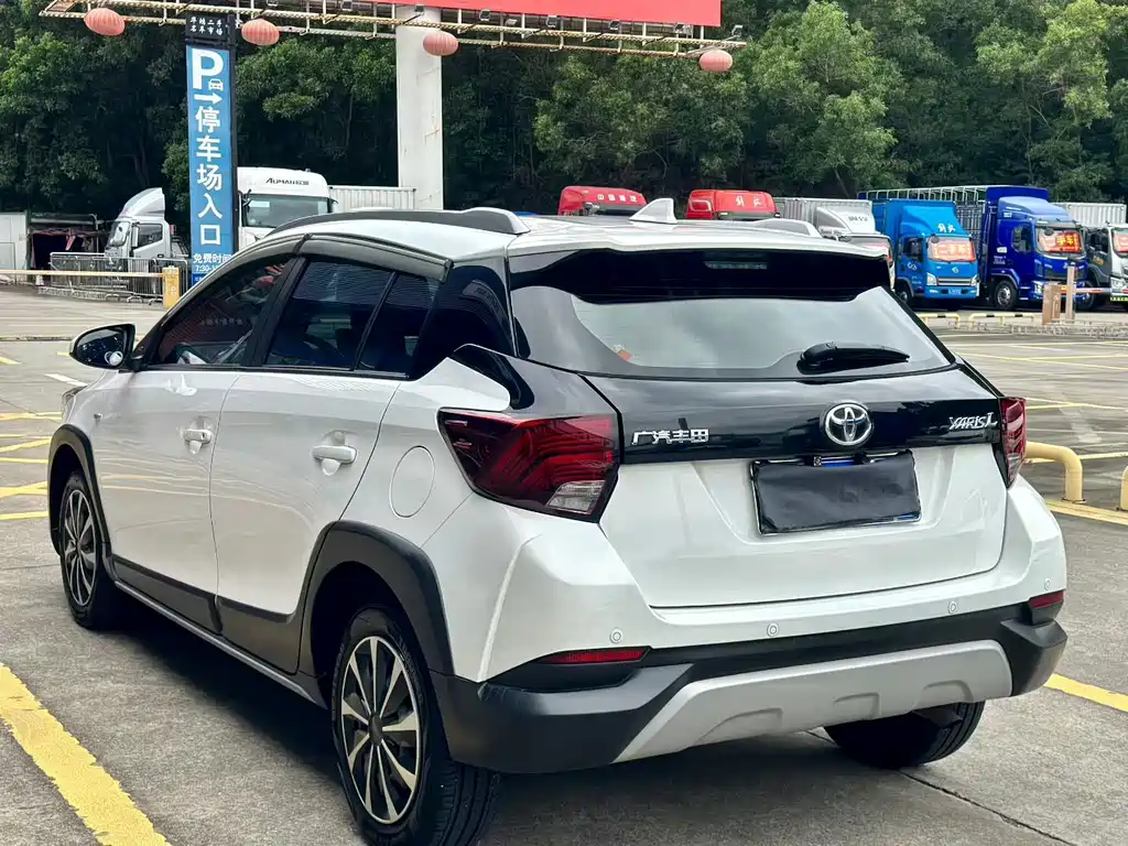 Toyota Yaris L — миниатюра 6