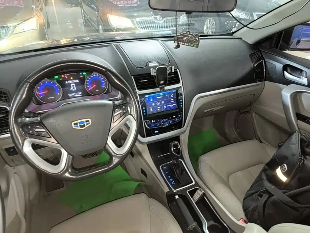 Geely Emgrand — миниатюра 13