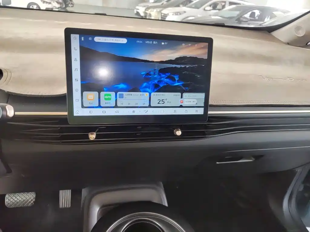 Baojun Yunduo — миниатюра 13