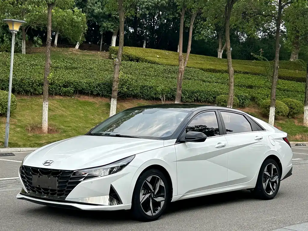 Hyundai Elantra — миниатюра 3