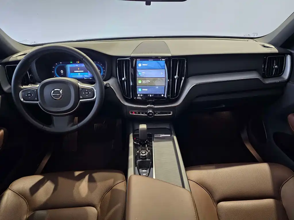Volvo XC60 2024 B5 Luxury