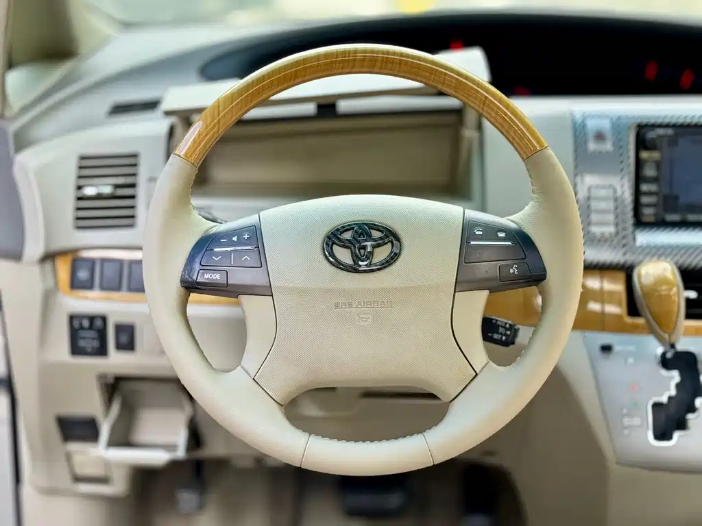 Toyota Previa — миниатюра 7