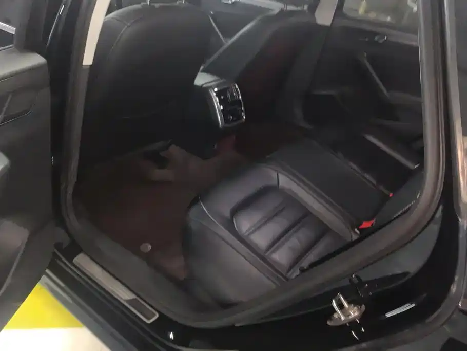 Volkswagen Passat — миниатюра 11