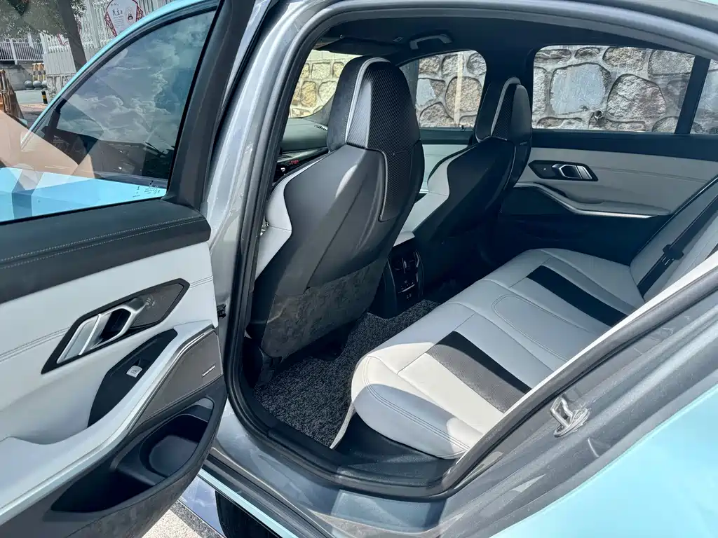 BMW M3 M3 4-door Sedan M xDrive Thunder Edition, фото 5