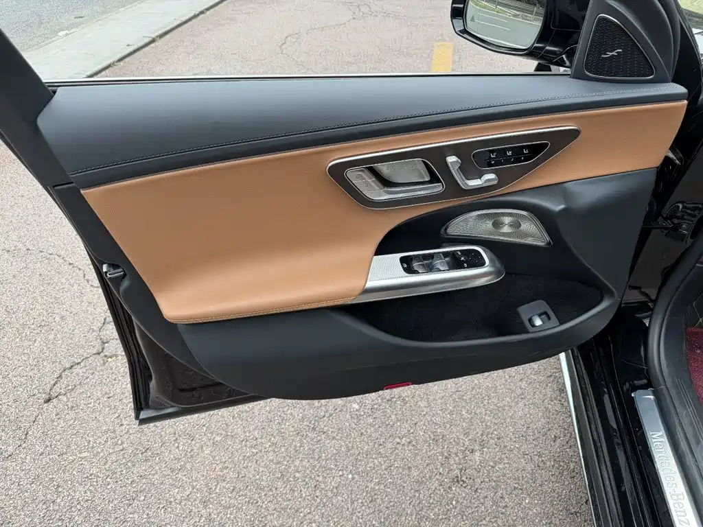 Mercedes-Benz E-Class — миниатюра 6