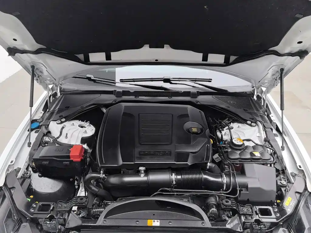 Jaguar XEL — миниатюра 6