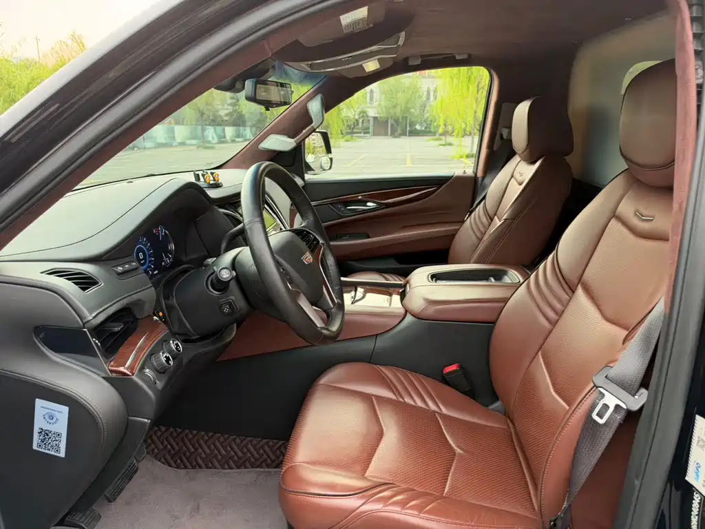 Cadillac Escalade — миниатюра 10