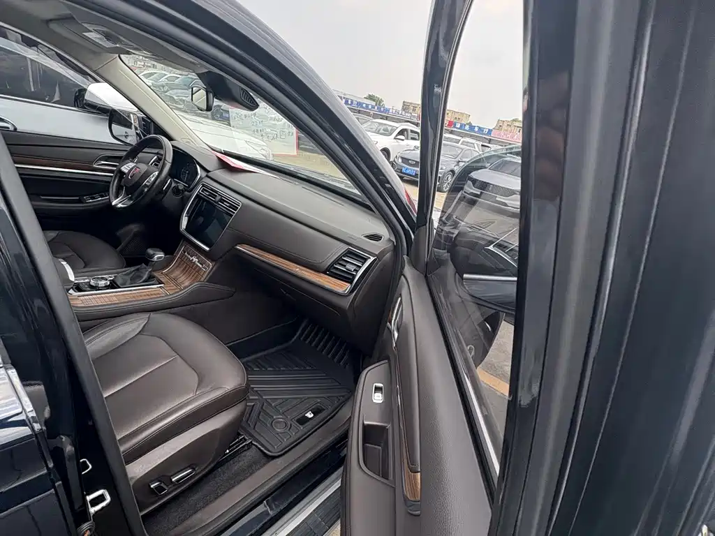 Roewe RX8 — миниатюра 6