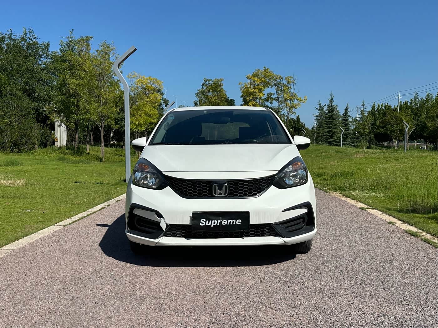 Honda Fit 1.5 л 2023 г. Белый, пробег 43000 км