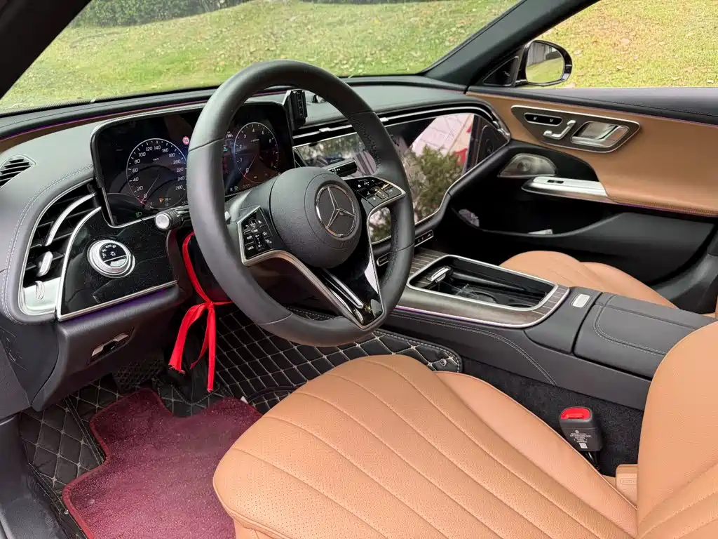 Mercedes-Benz E-Class — миниатюра 7