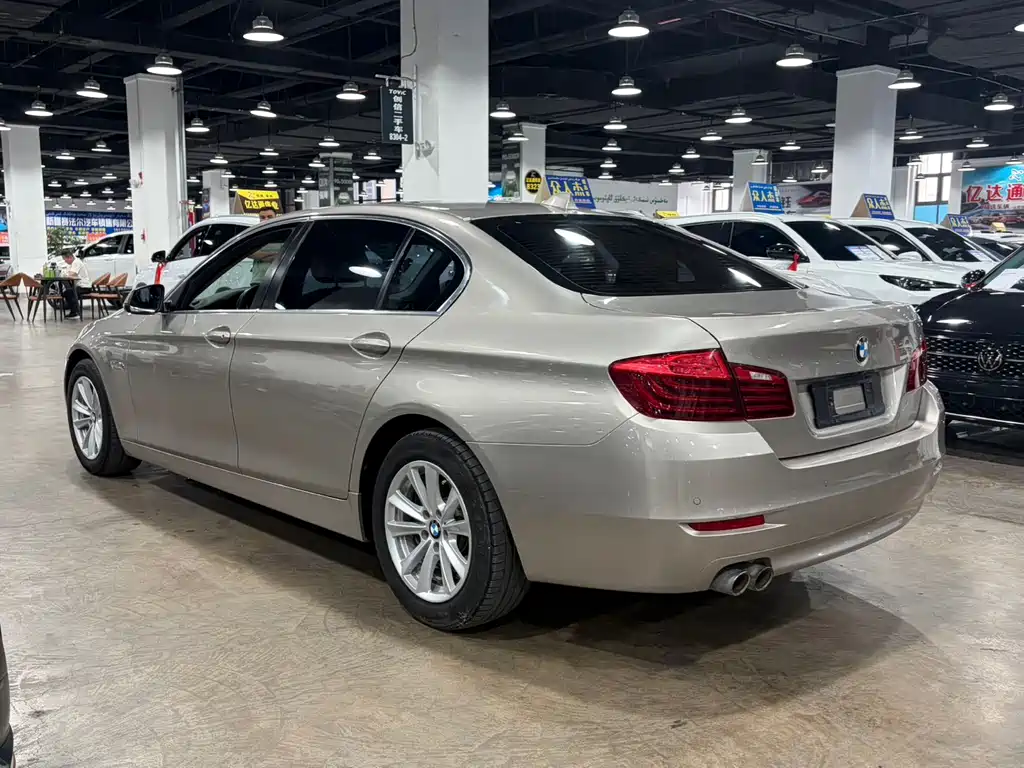 BMW 5 Series — миниатюра 6